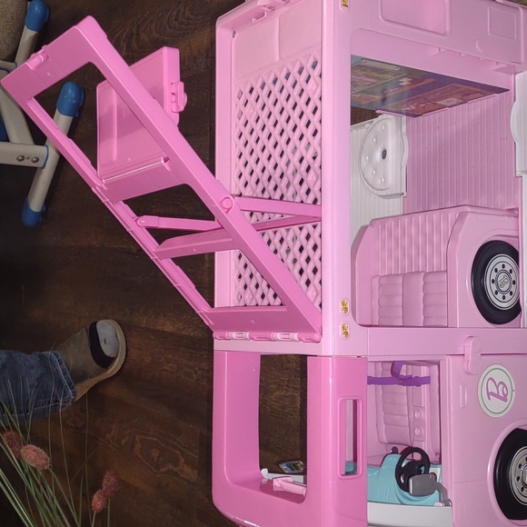 Barbie 3 in 1 camper - Picture 2 of 12